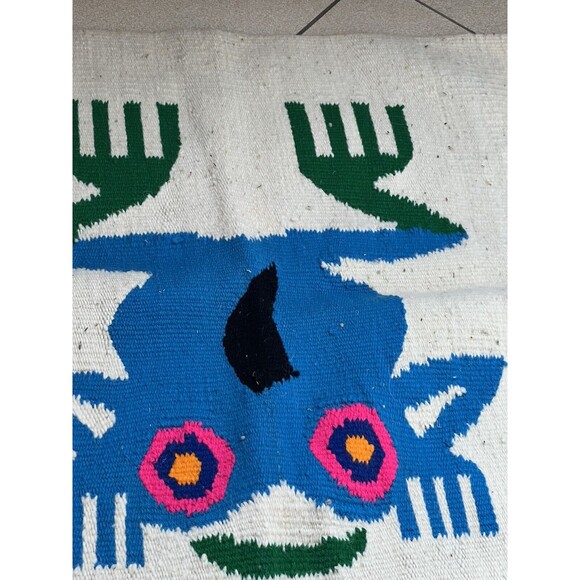 Handwoven Chameleon Lizard Wall Hanging rUG Pink Eyes Reacts With UV Light - Picture 5 of 8